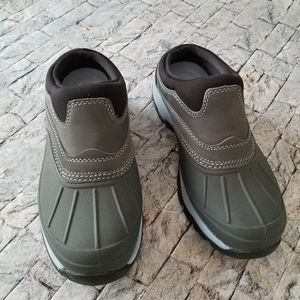 Ladies slip on  athletic  shoes by L L Bean